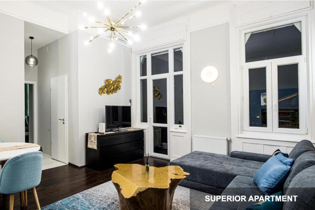 Bpr Agathe Elegant Suite With Parliament View Budapest Eksteriør billede