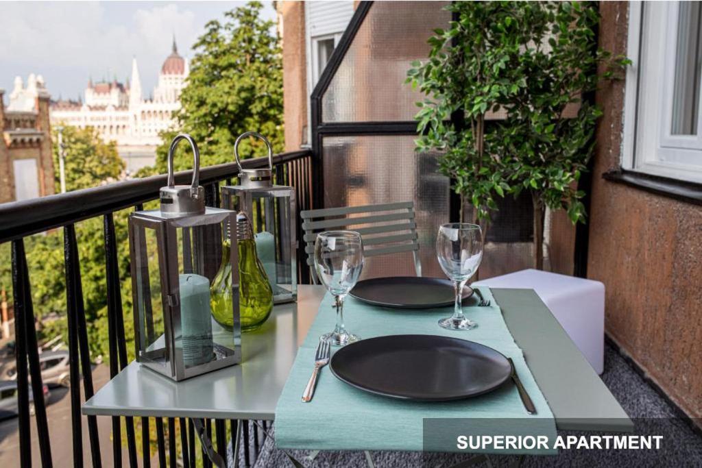 Bpr Agathe Elegant Suite With Parliament View Budapest Eksteriør billede